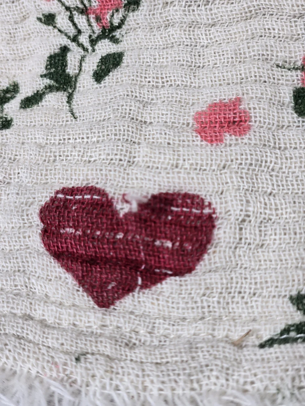 Nicole Miller Floral Heart Cotton Throw in Cream, Pink, Red